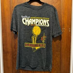 EUC NBA TX3 Cleveland Cavaliers 2016‎ Championships The Finals T-shirt Medium